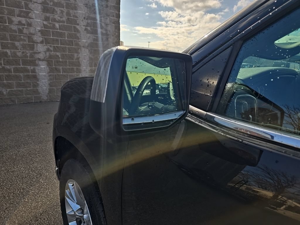 Used 2021 Chevrolet Silverado 1500 LTZ w/ Z71 Off-Road Package AWD/4WD image 7