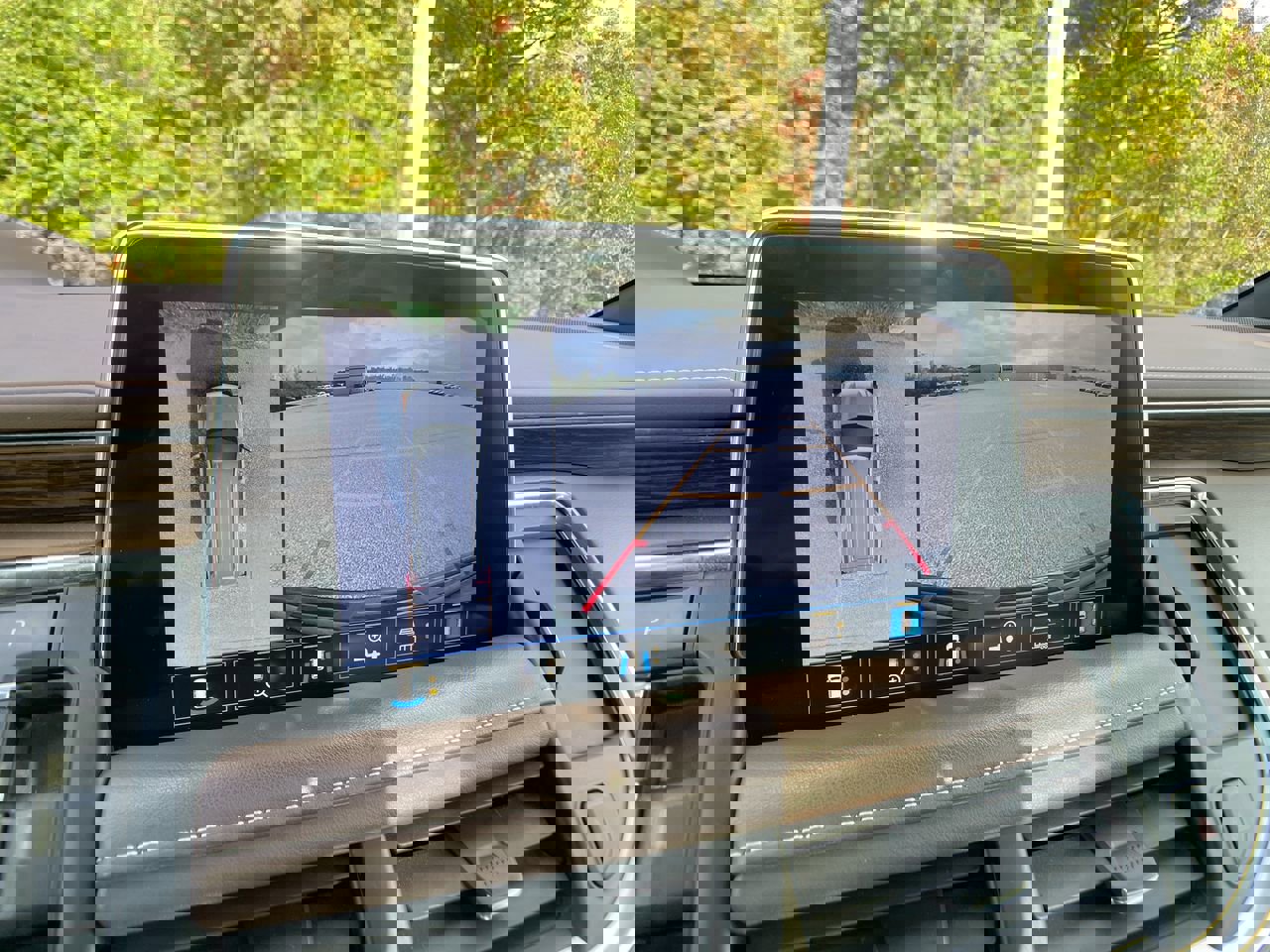 Used 2021 Chevrolet Tahoe High Country w/ Premium Package image 18