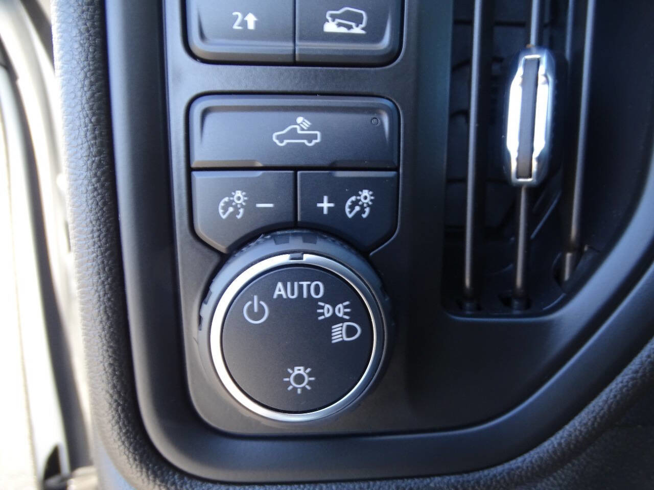 Used 2022 Chevrolet Silverado 1500 W/T image 17