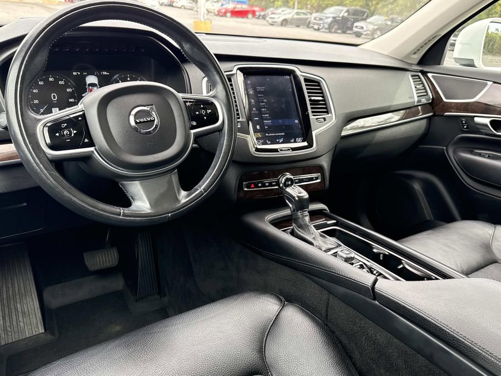 Used 2019 Volvo XC90 T6 Momentum w/ Advanced Package image 2