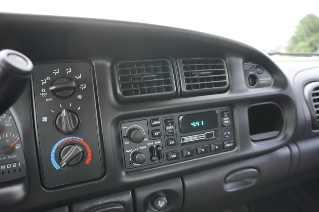 Used 2002 Dodge Ram 3500 Truck 2WD Quad Cab image 16