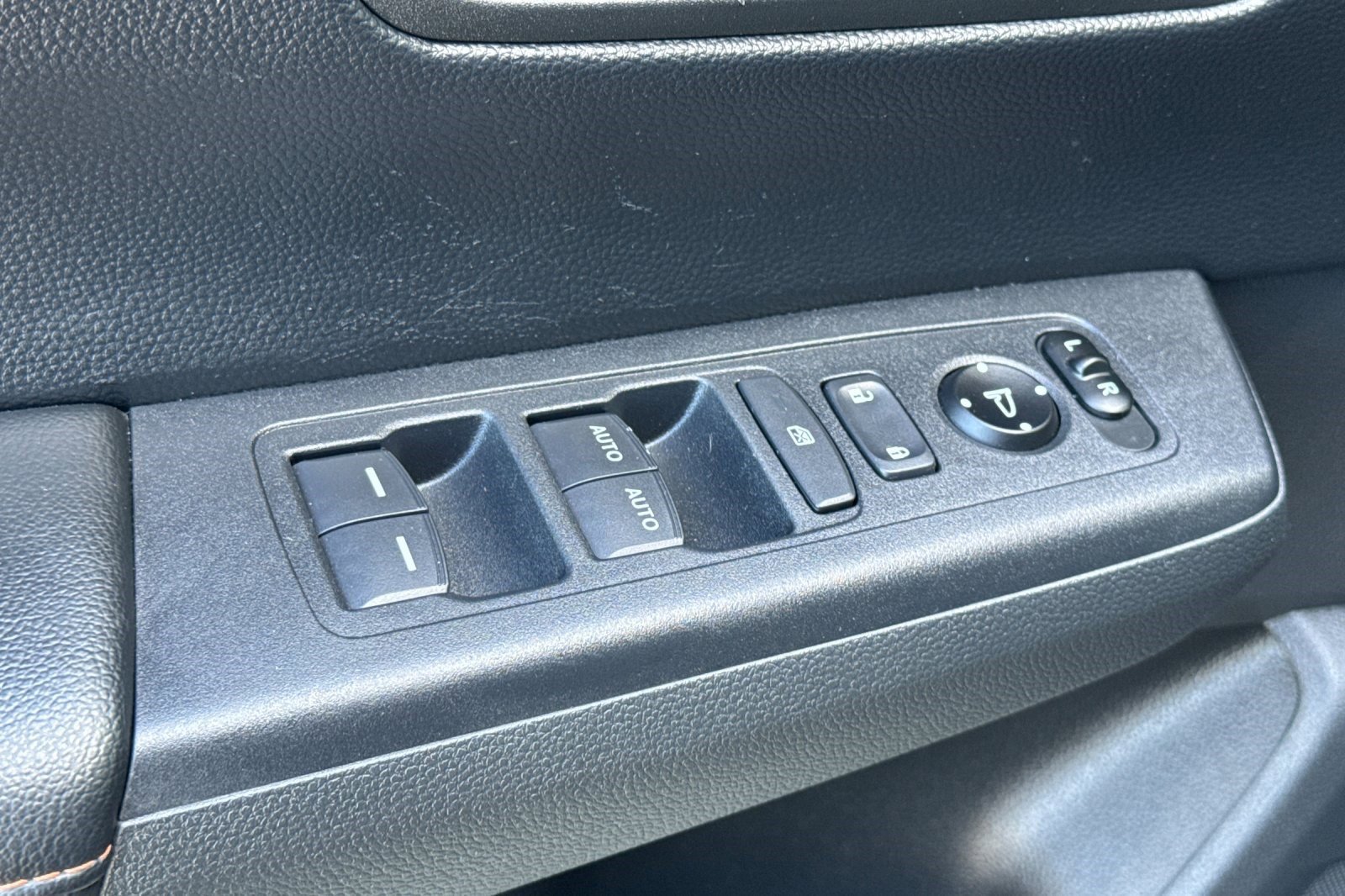 Used 2023 Honda CR-V Sport image 14