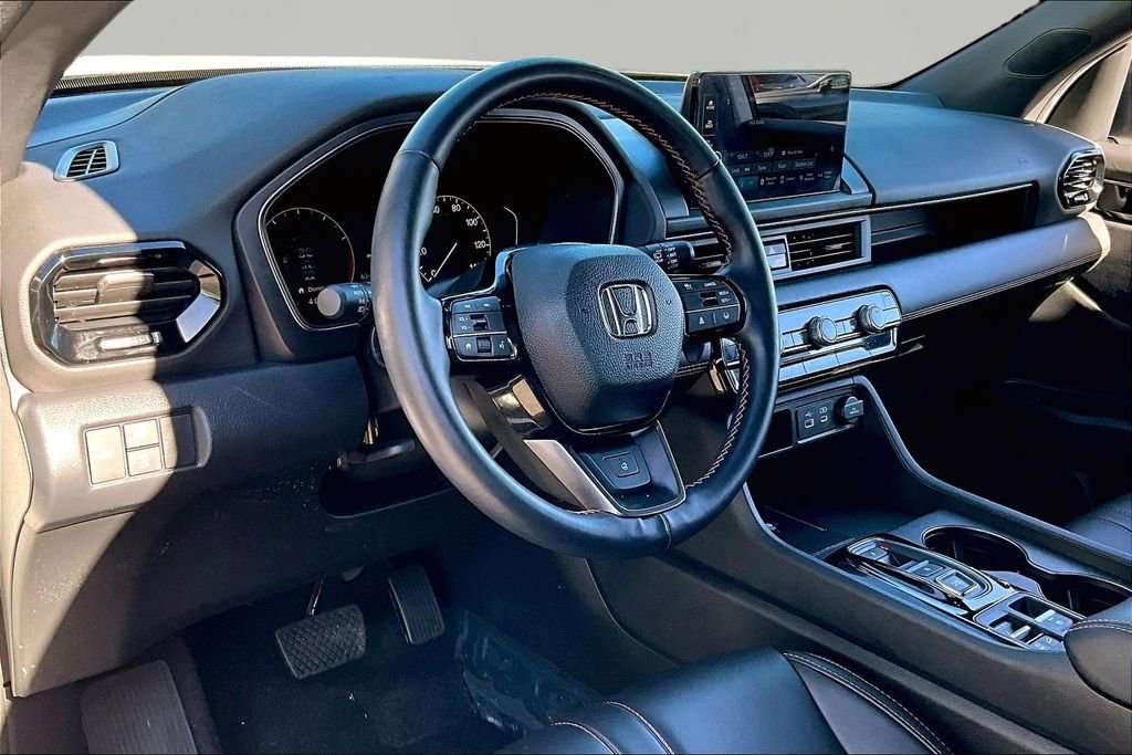 Certified 2025 Honda Pilot TrailSport image 12