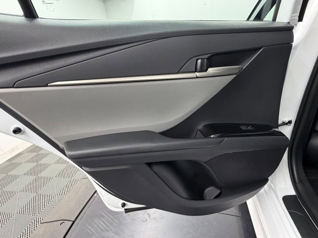 Used 2026 Toyota Camry SE FWD image 36