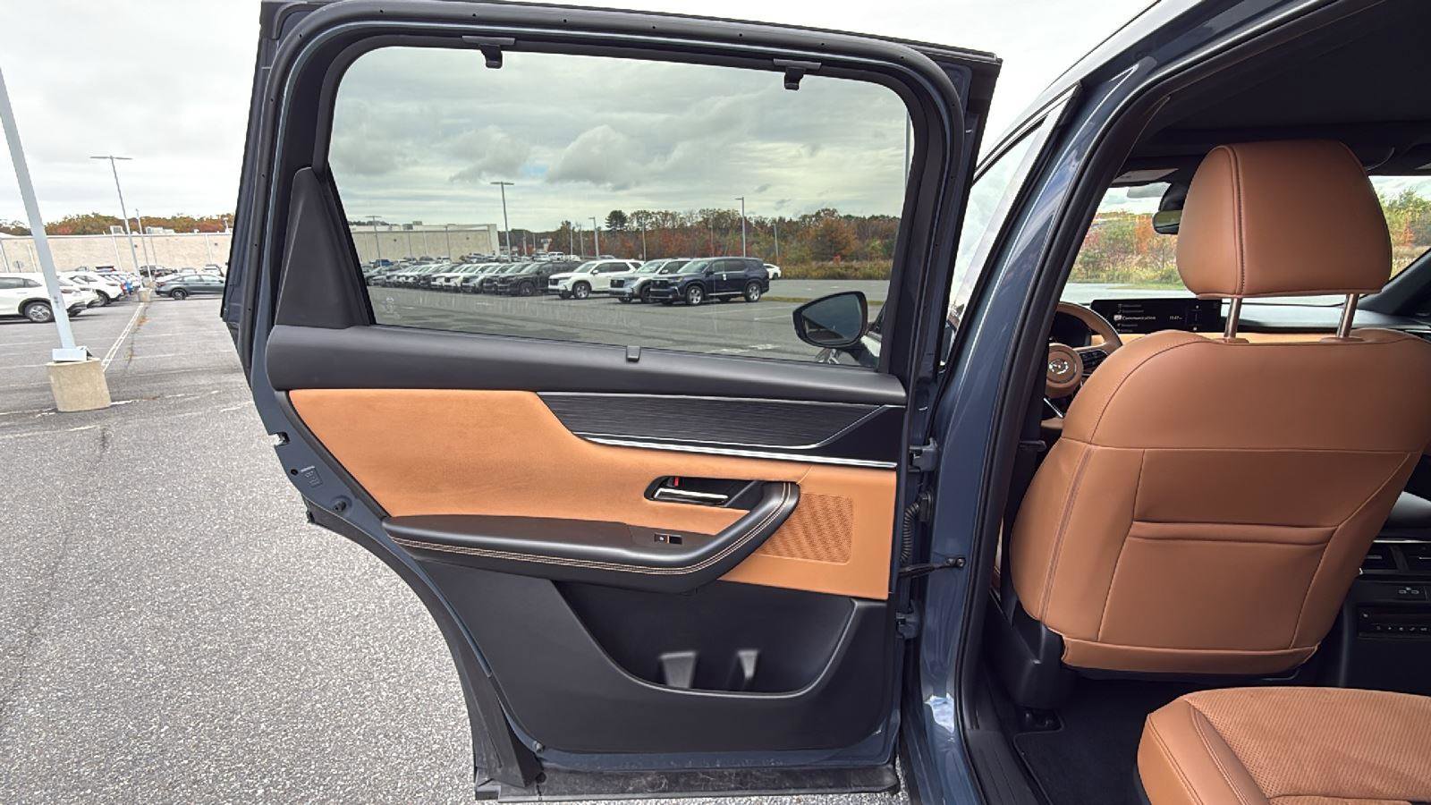 Certified 2025 MAZDA CX-70 3.3 Turbo S w/ Premium Plus image 21