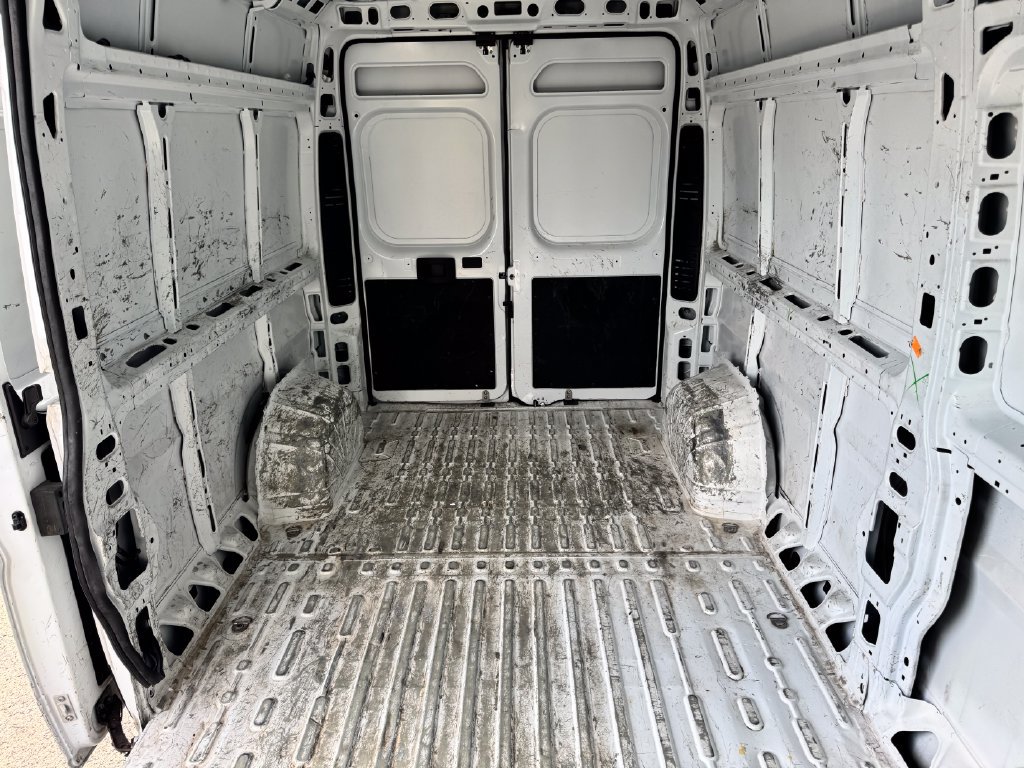 Used 2024 RAM ProMaster 2500 w/ Convenience Group FWD image 15