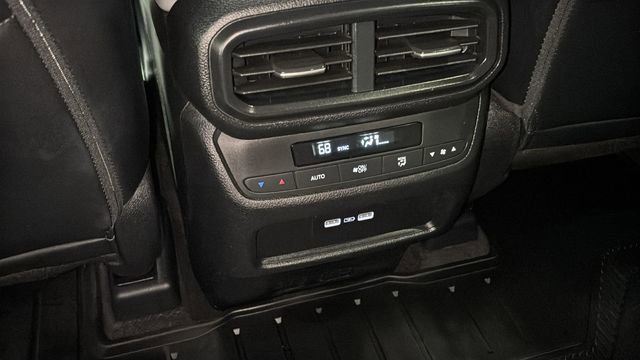Used 2023 Honda Pilot Touring image 7