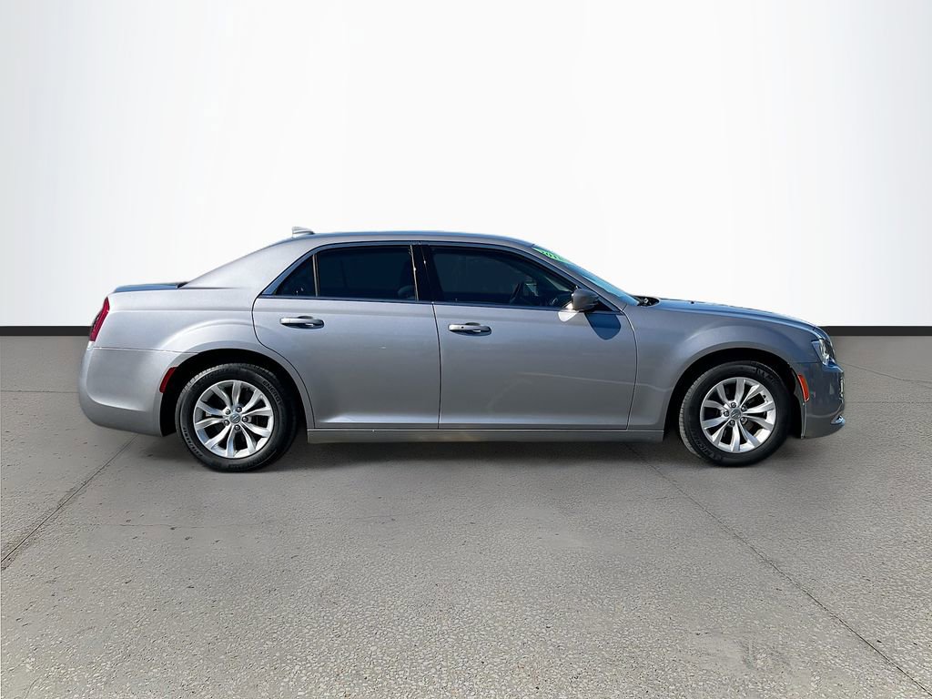 Certified 2018 Chrysler 300 Touring image 8