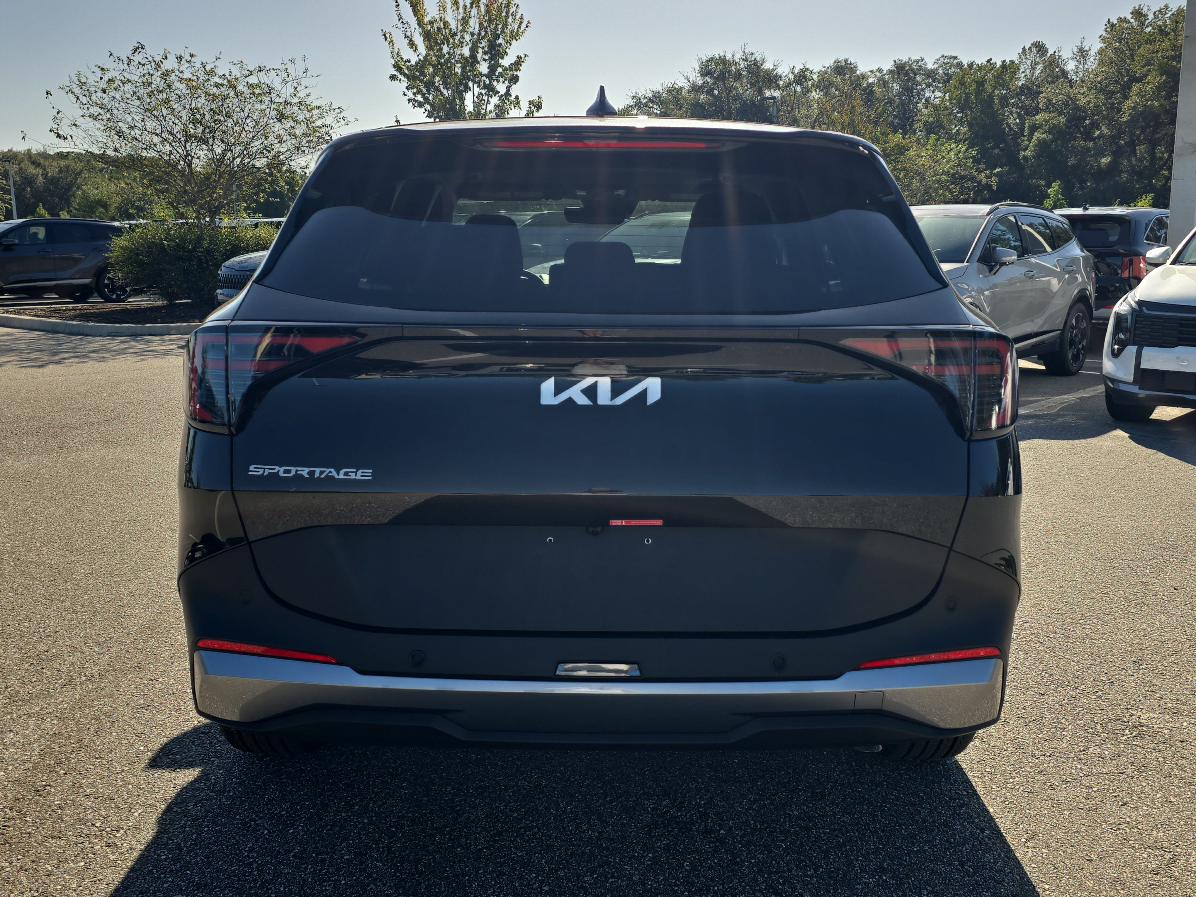 New 2027 Kia Sportage LX FWD image 6
