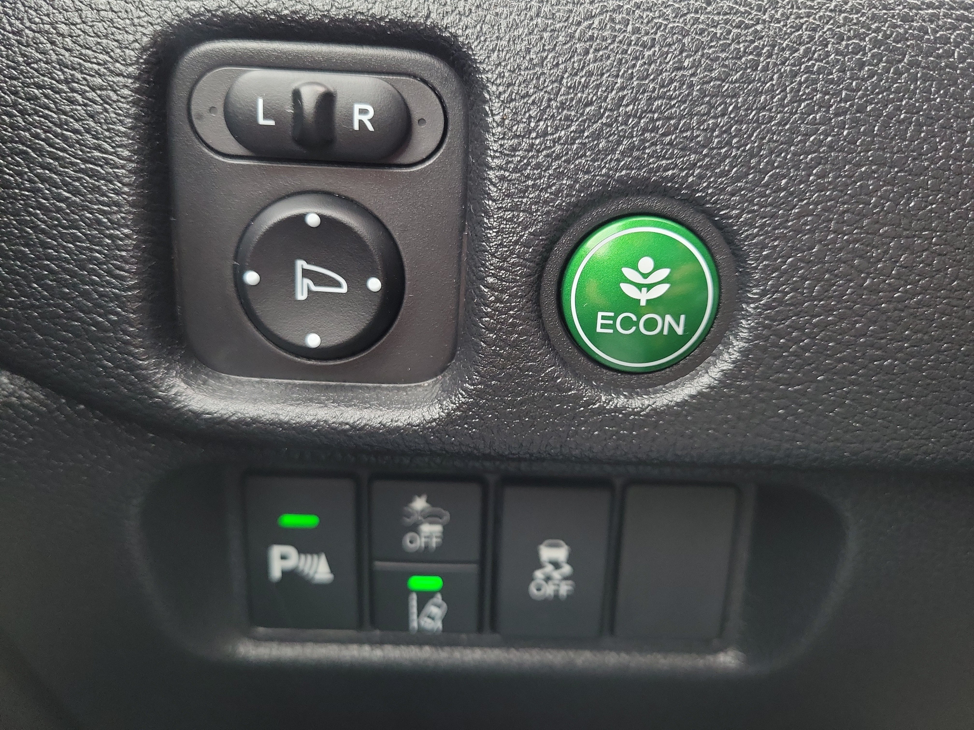 Used 2025 Honda Passport EX-L image 32
