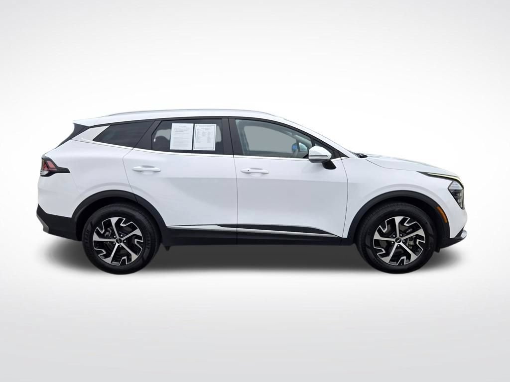 Used 2024 Kia Sportage EX AWD/4WD image 2