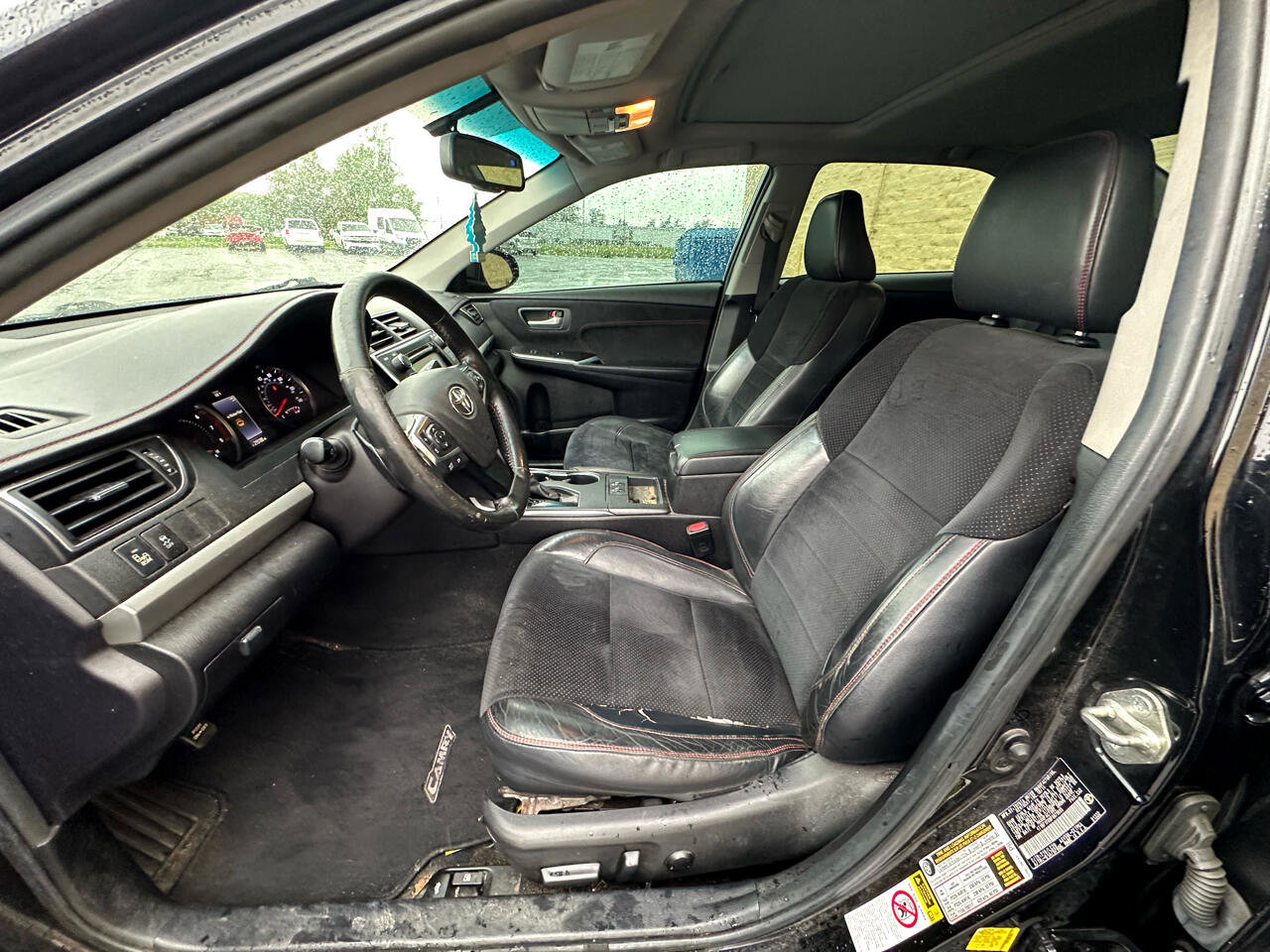 Used 2015 Toyota Camry SE image 10