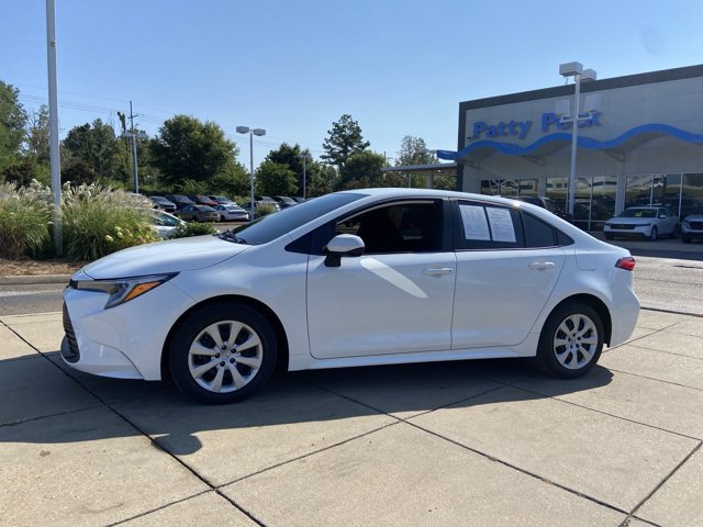 Used 2025 Toyota Corolla LE FWD image 10