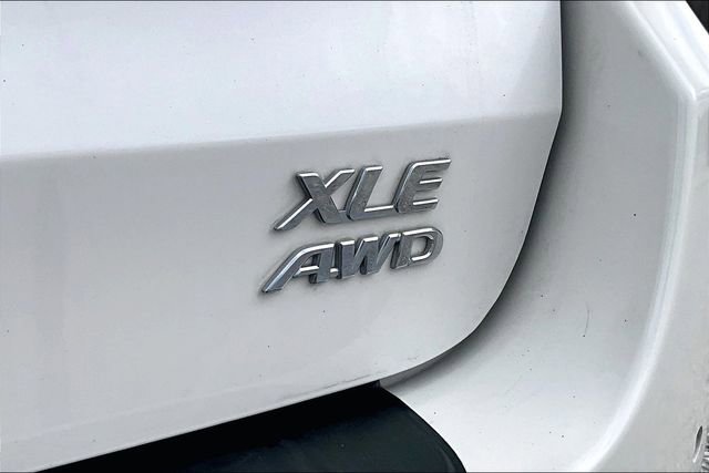 Used 2019 Toyota Sienna XLE w/ XLE Navigation Package image 14