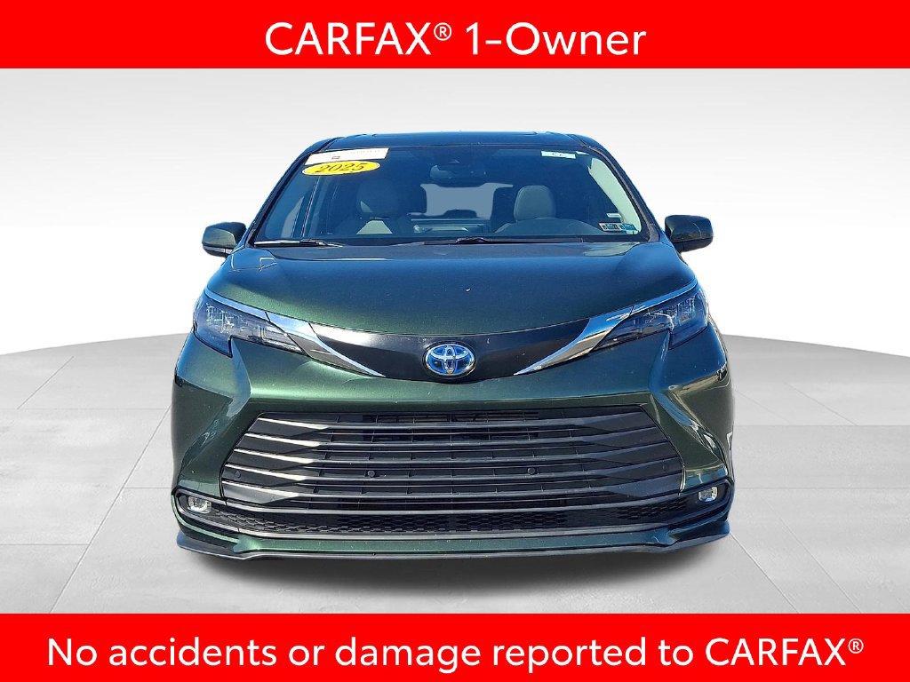 Certified 2025 Toyota Sienna XLE FWD image 4