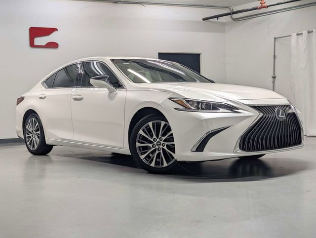 Used 2020 Lexus ES 350 w/ Premium Package FWD image 2