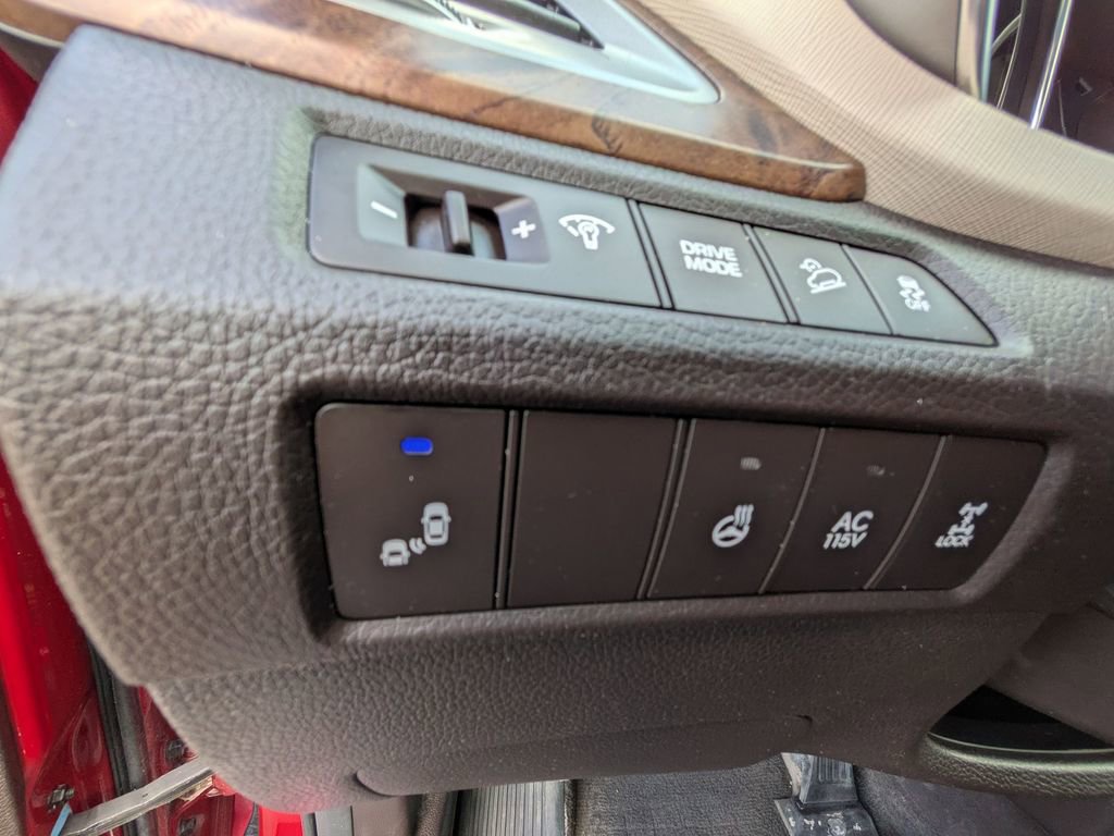 Used 2017 Hyundai Santa Fe Limited w/ Cargo Package image 16