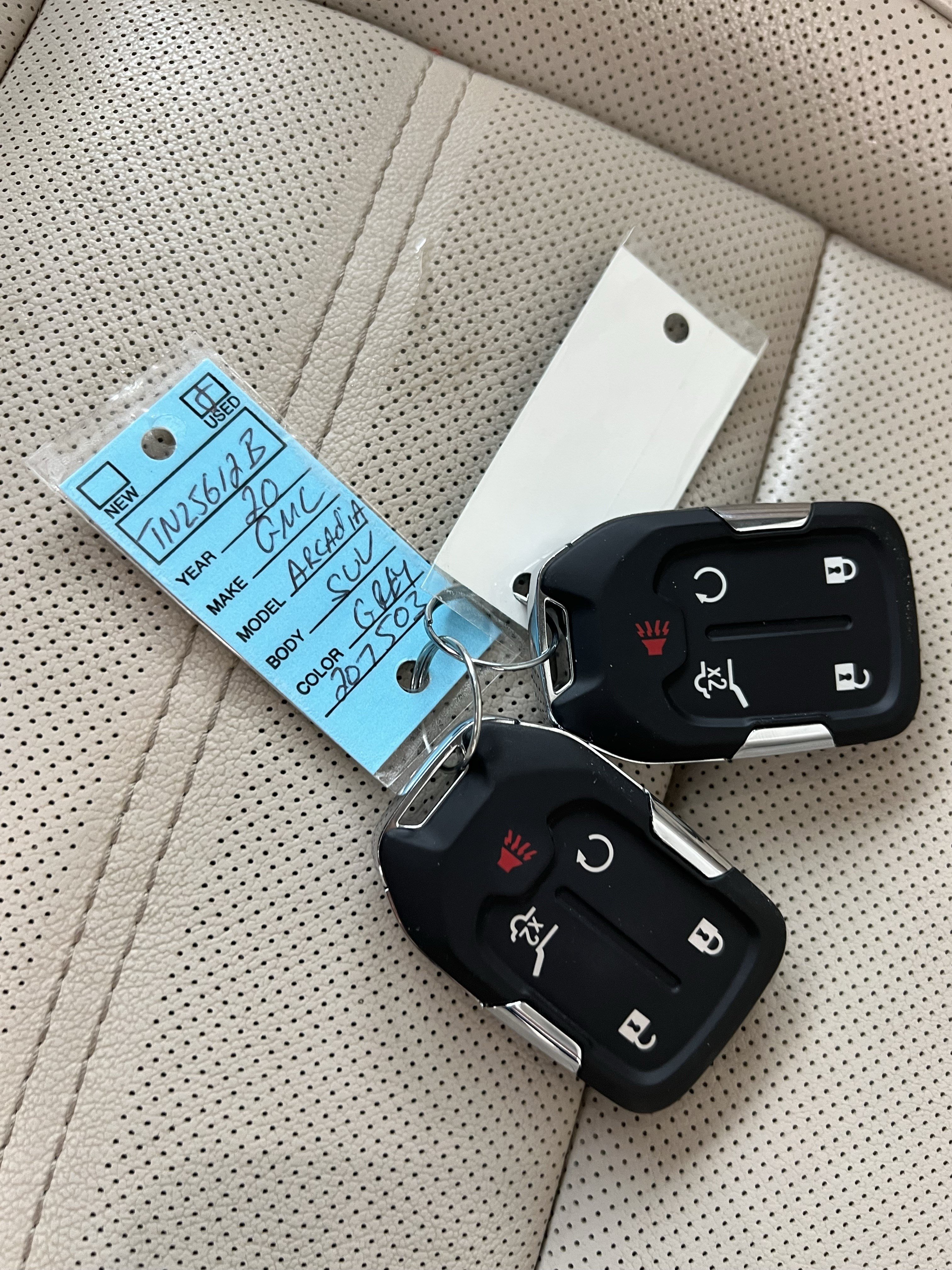 Used 2020 GMC Acadia Denali w/ Technology Package FWD image 38