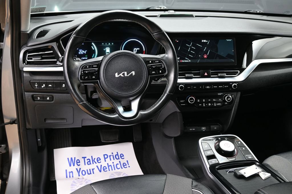 Used 2022 Kia Niro EX w/ Cold Weather Package FWD image 30