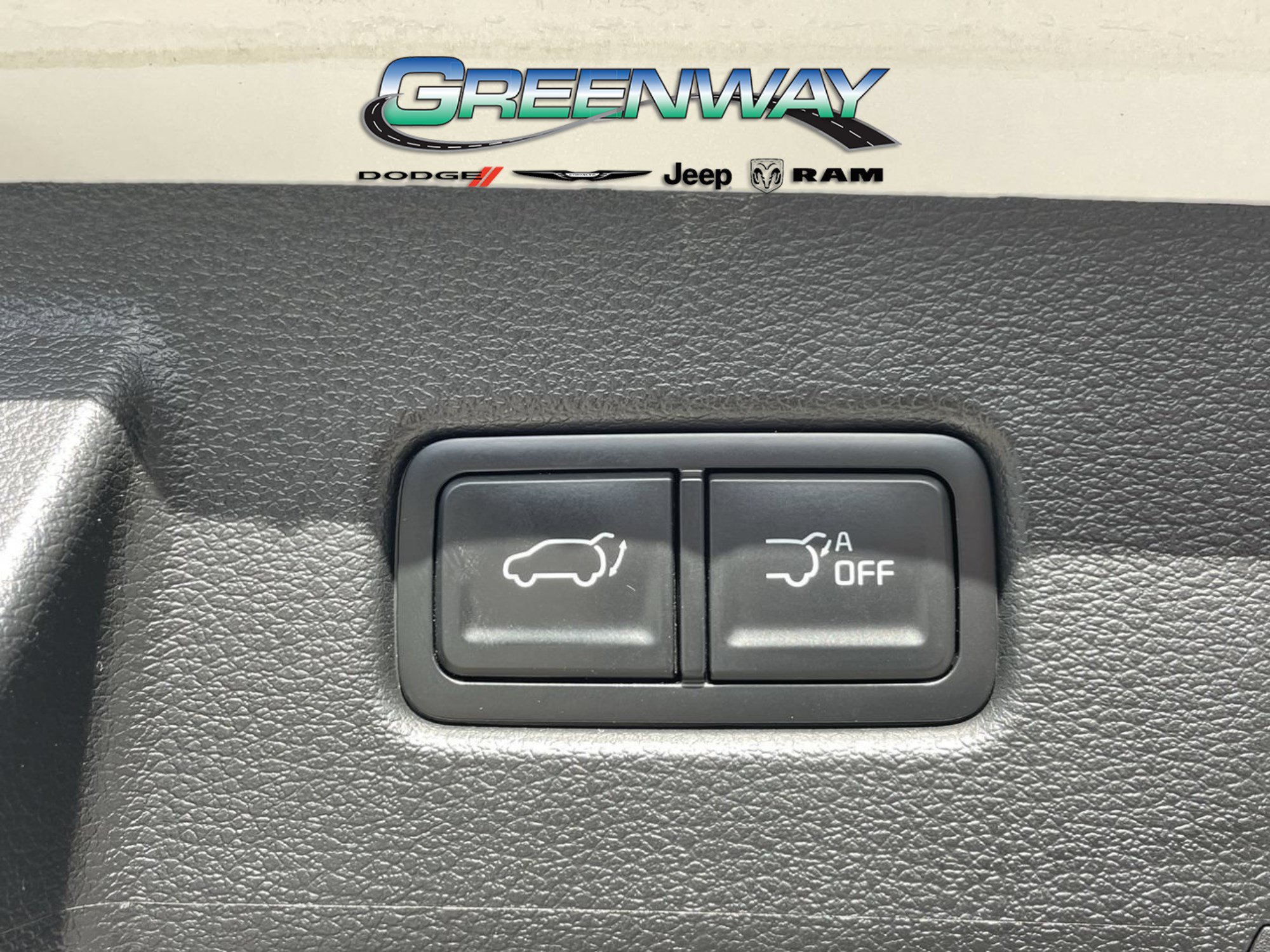 Used 2024 Kia Telluride EX w/ EX Captain's Chair Package FWD image 9