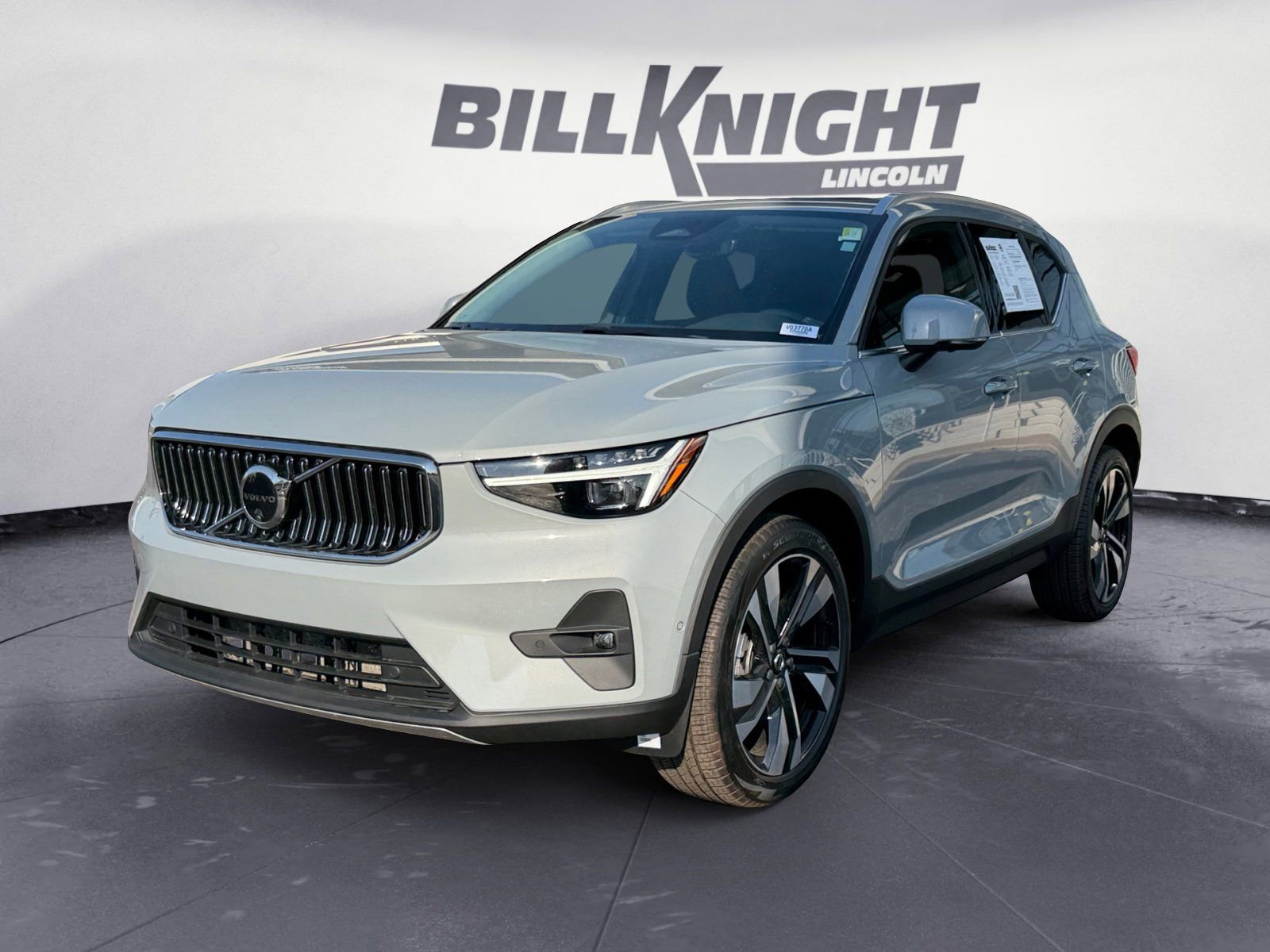 Used 2024 Volvo XC40 B5 Ultimate w/ Protection Package Premier