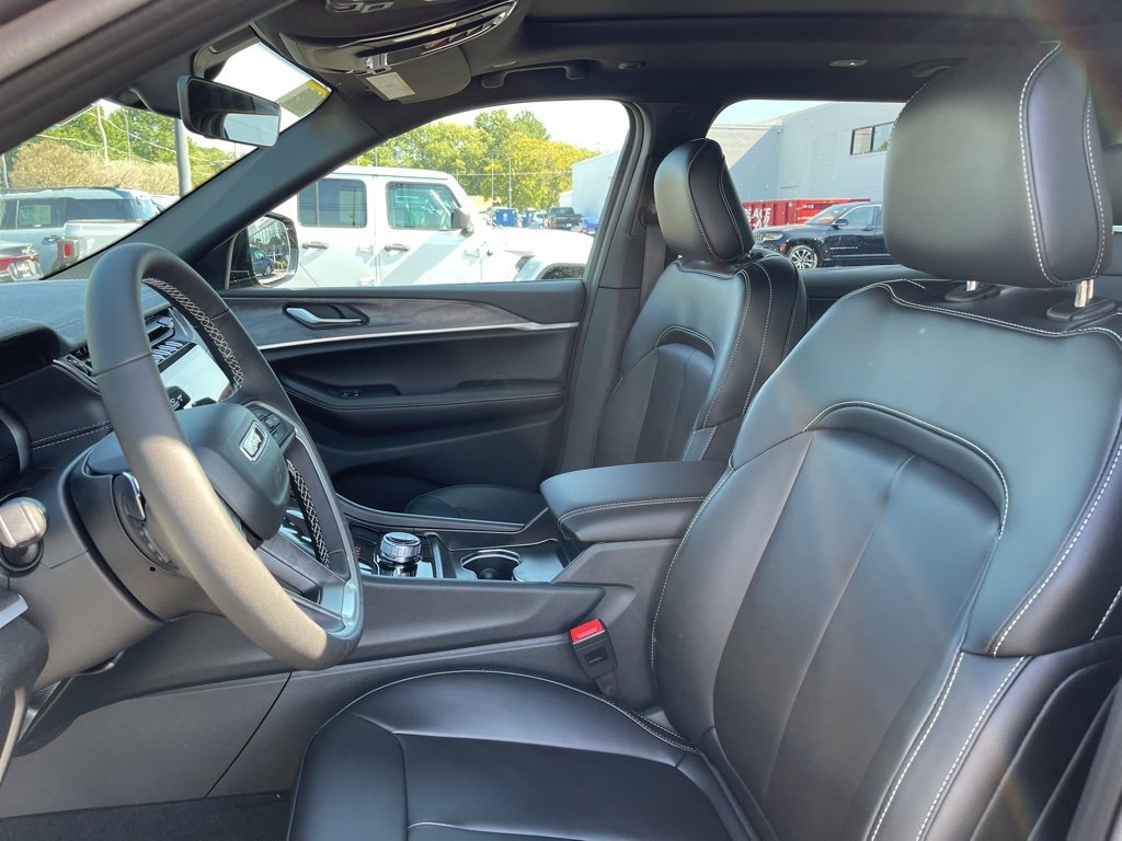 New 2025 Jeep Grand Cherokee L Limited image 17