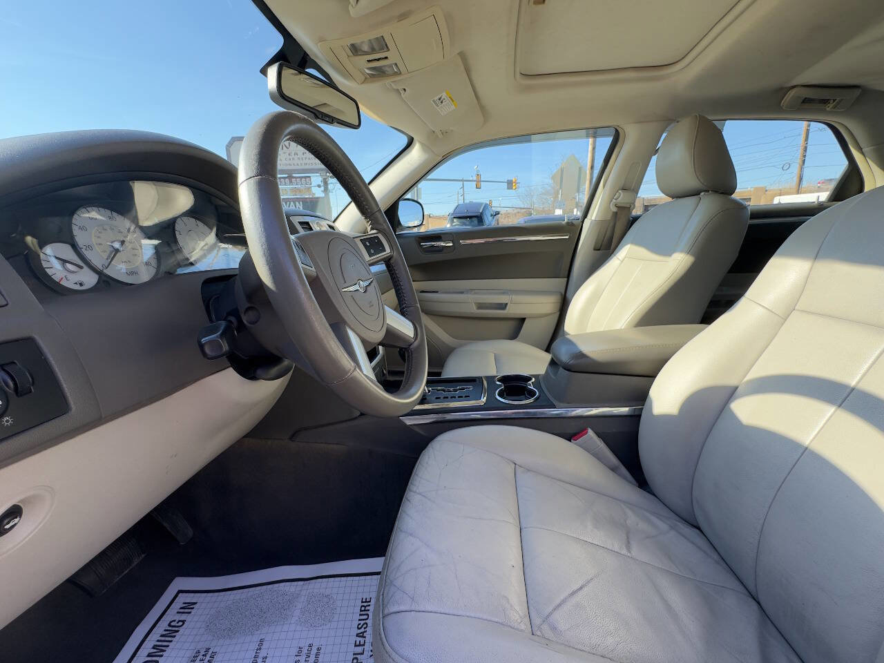 Used 2010 Chrysler 300 Touring image 9