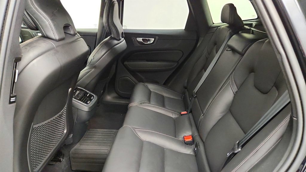 Used 2025 Volvo XC60 B5 Ultra w/ Protection Package Premier AWD/4WD image 19