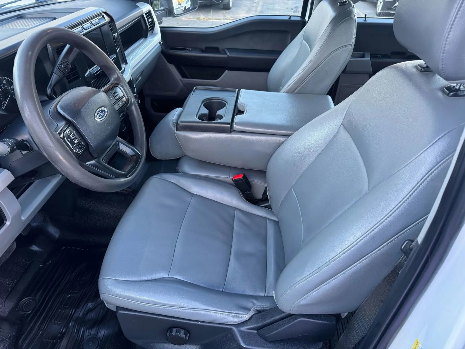 Used 2023 Ford F250 XL image 3