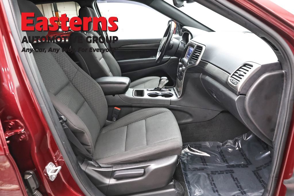 Used 2021 Jeep Grand Cherokee Laredo w/ Security & Convenience Group image 24