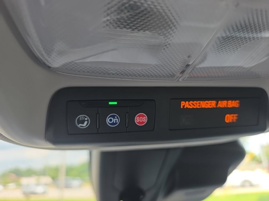 Used 2025 Chevrolet TrailBlazer LT AWD/4WD image 24