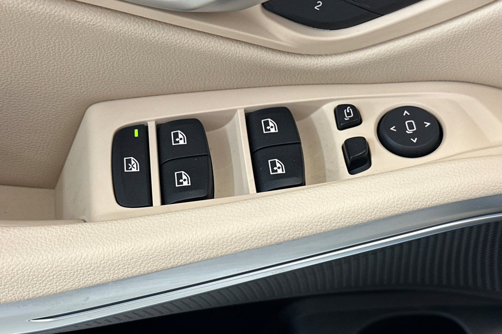 Certified 2024 BMW 330i Sedan w/ Convenience Package image 13