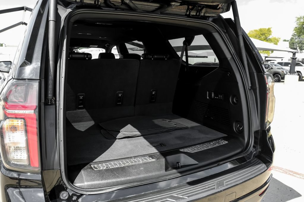 Used 2023 Chevrolet Suburban RST w/ Luxury Package RWD image 58