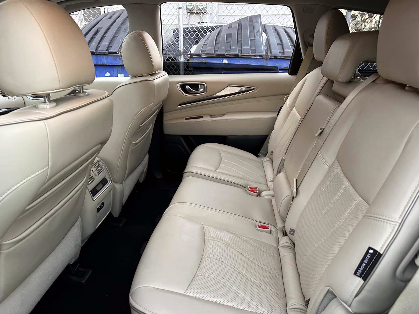 Used 2020 INFINITI QX60 Luxe w/ Essential Package image 16