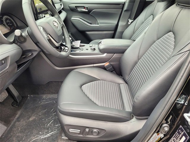 New 2026 Toyota Highlander XSE image 9