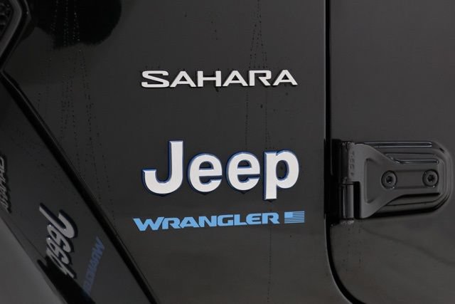 Used 2023 Jeep Wrangler Unlimited Sahara w/ Cold Weather Group AWD/4WD image 10