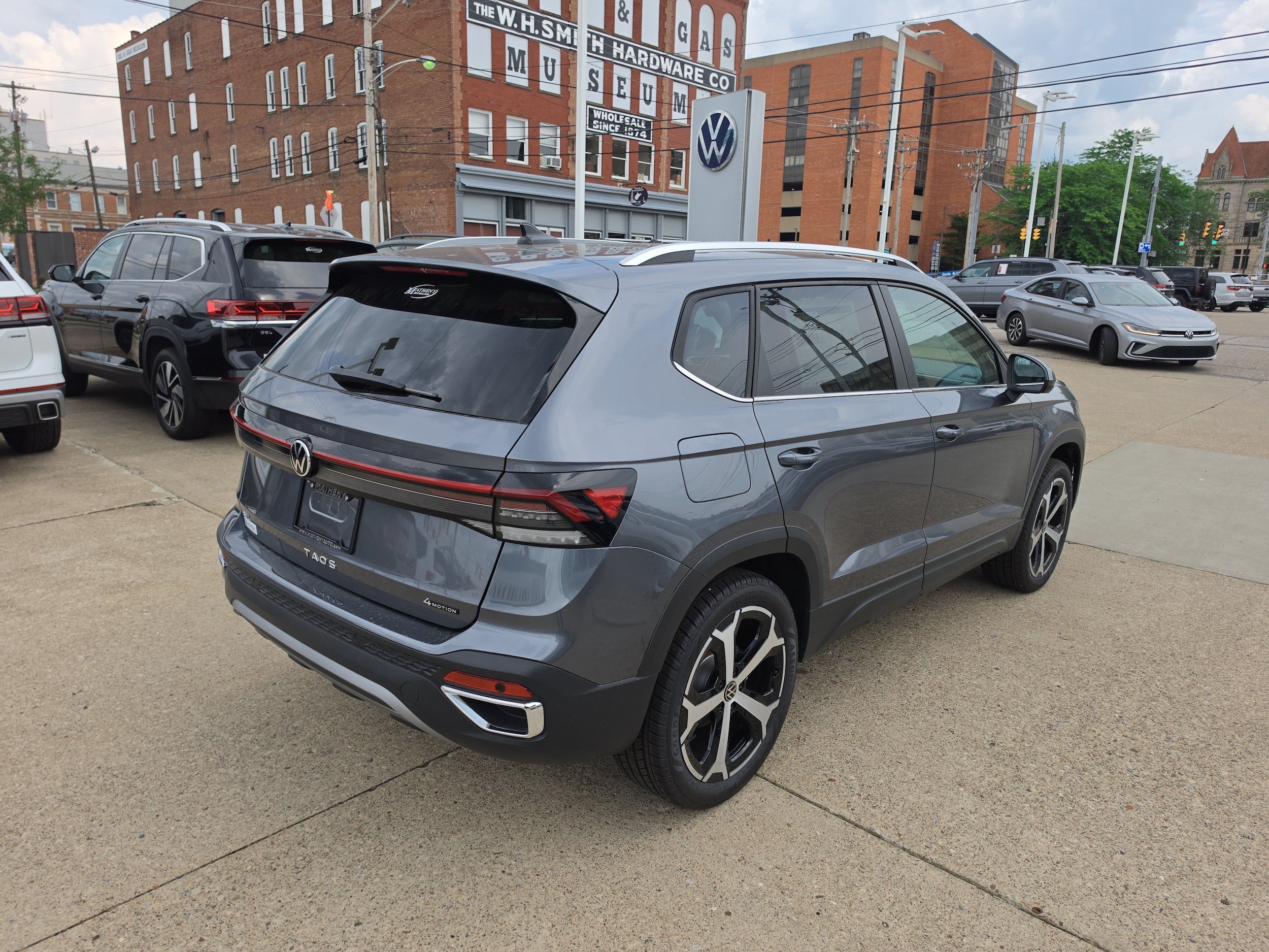 New 2026 Volkswagen Taos SEL AWD/4WD image 6