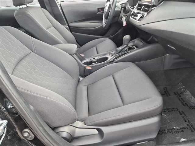 Used 2025 Toyota Corolla LE FWD image 25