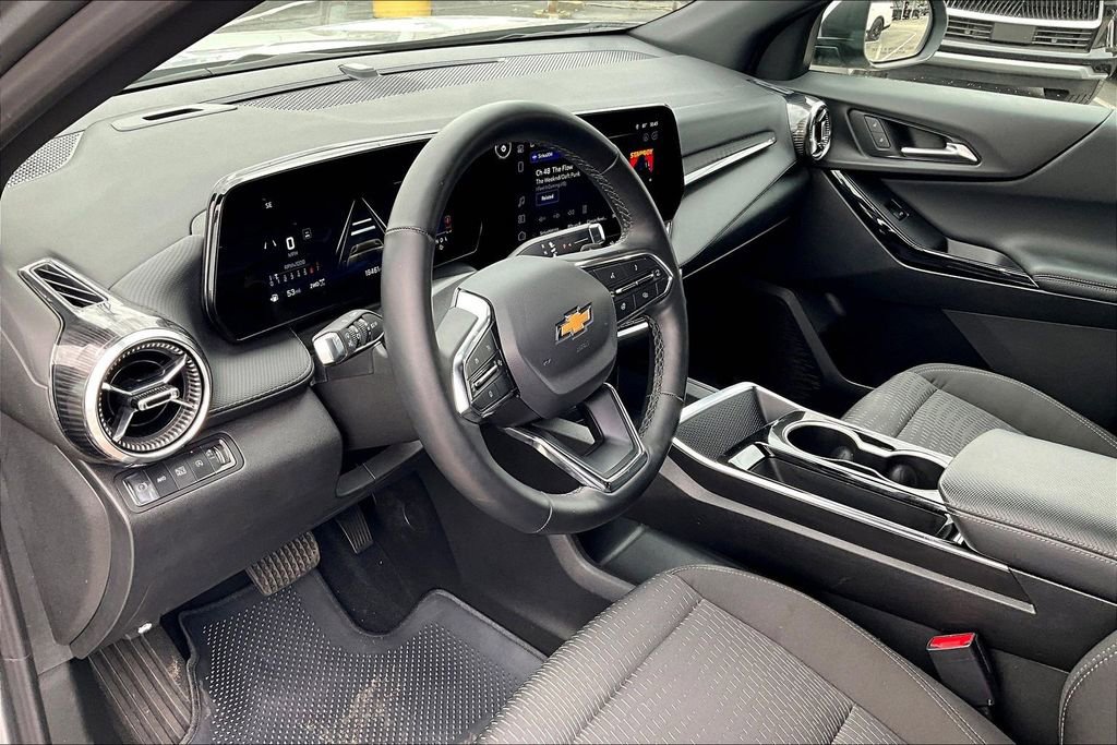 Used 2025 Chevrolet Equinox LT image 16