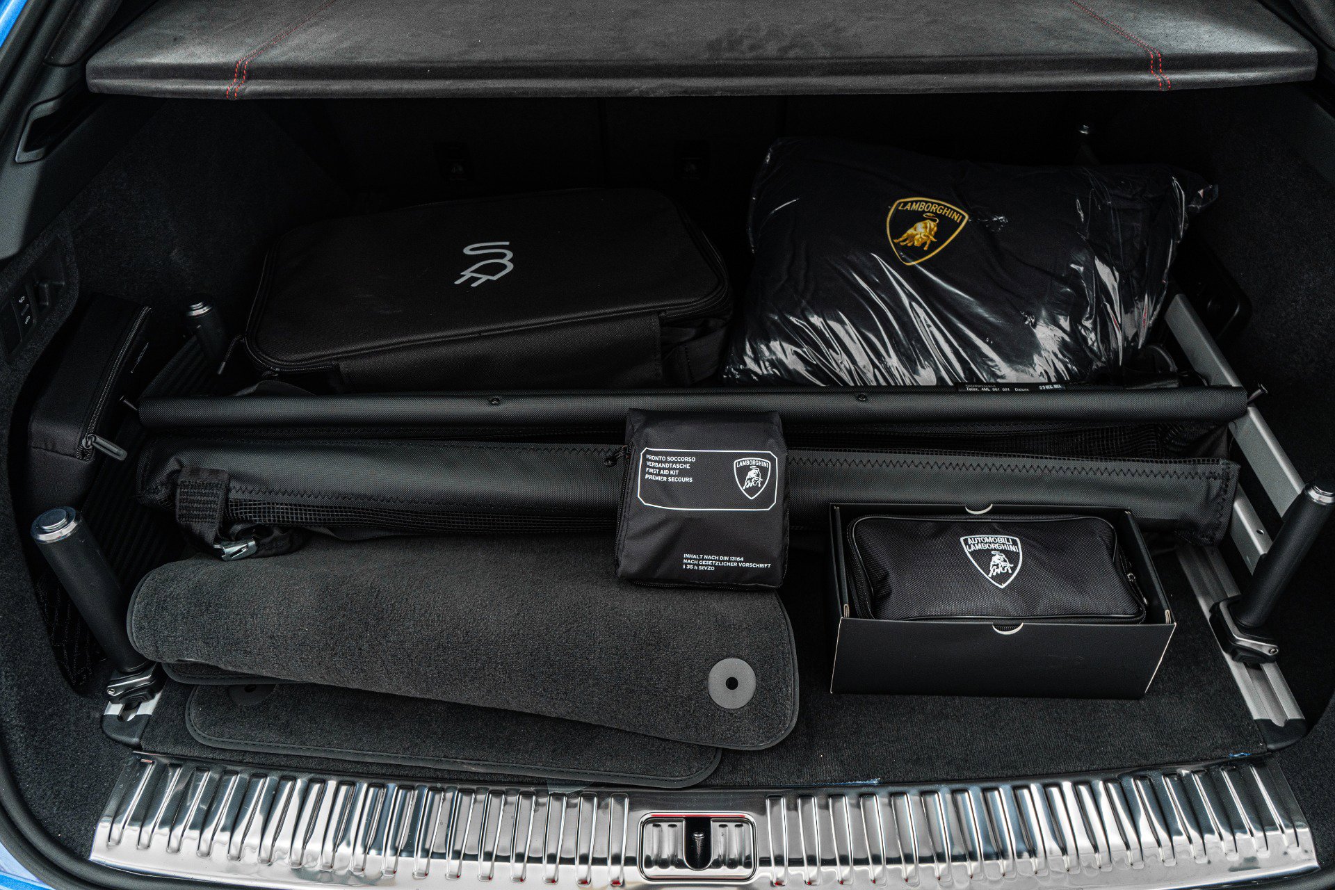 Used 2025 Lamborghini Urus SE image 41