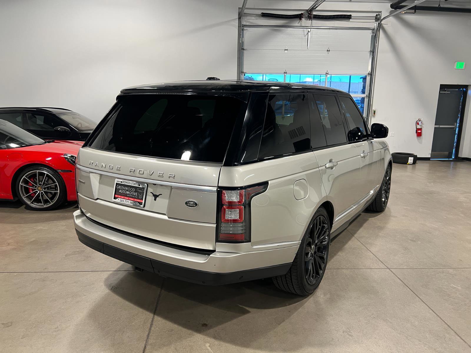 Used 2015 Land Rover Range Rover Autobiography image 3