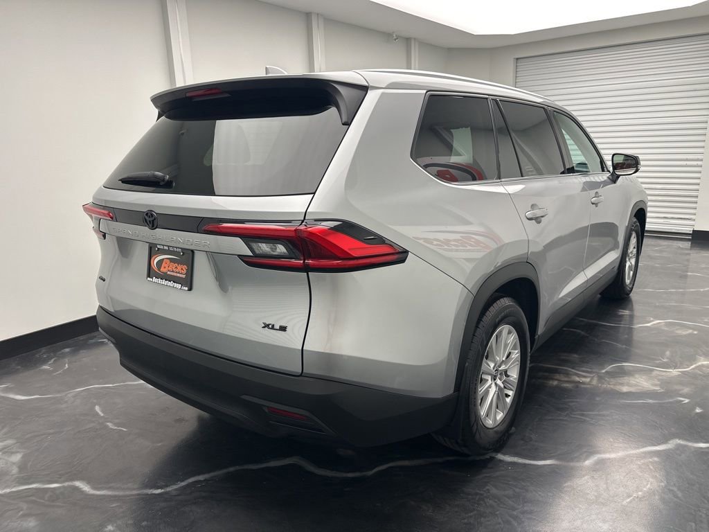 Used 2024 Toyota Grand Highlander XLE image 2