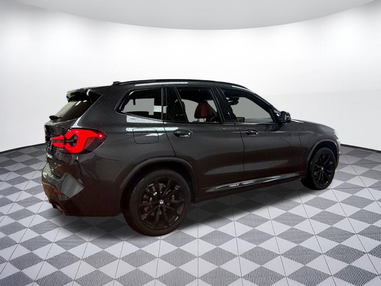 Certified 2024 BMW X3 xDrive30i w/ Premium Package image 7