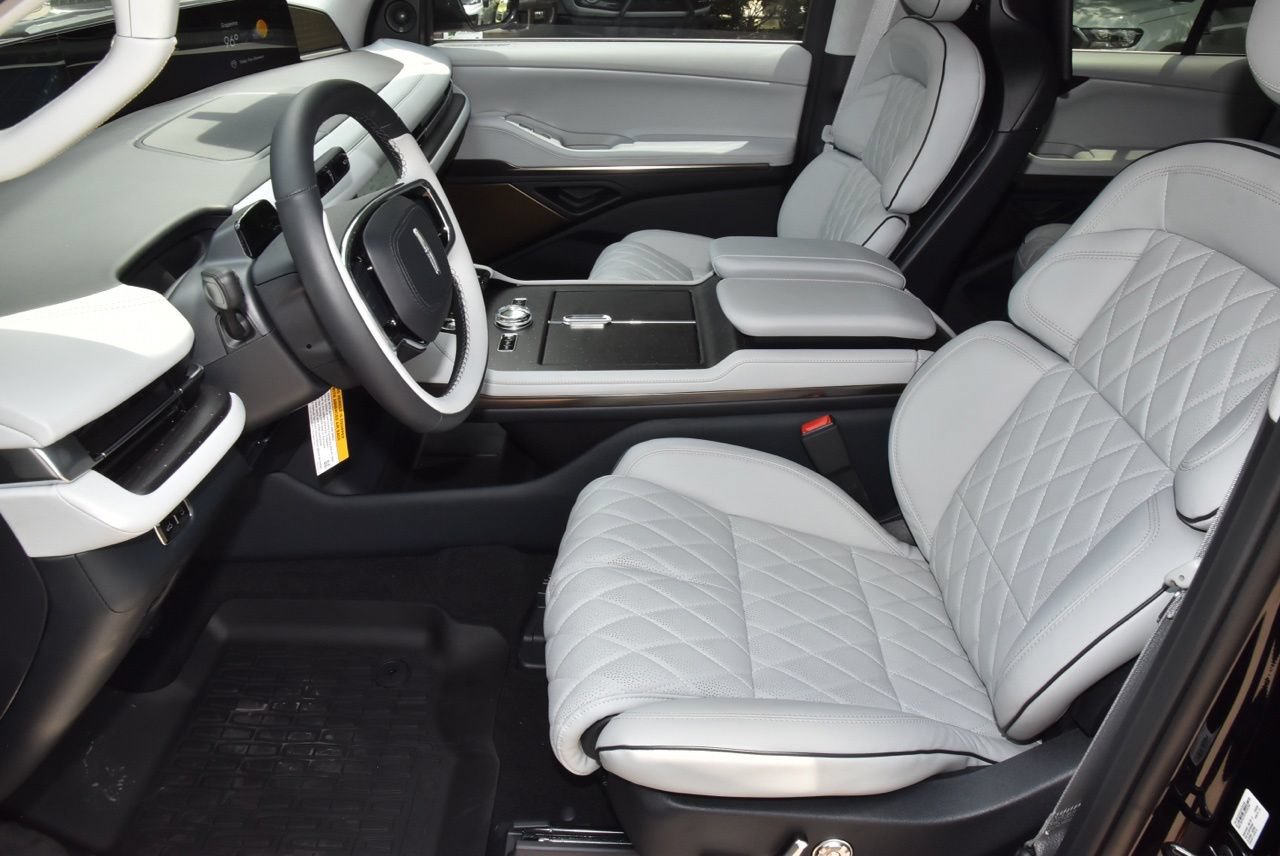 New 2026 Lincoln Navigator Black Label AWD/4WD image 13