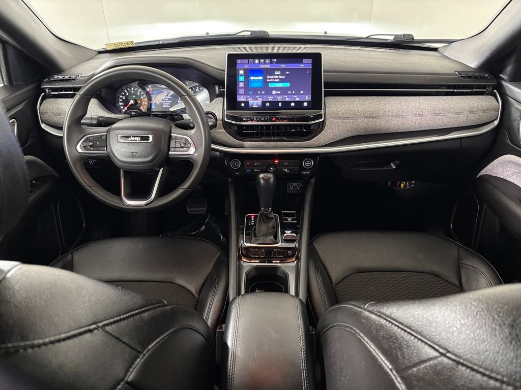 Used 2024 Jeep Compass Latitude AWD/4WD image 32