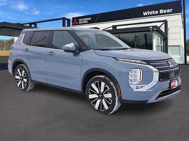 New 2026 Mitsubishi Outlander SE image 1