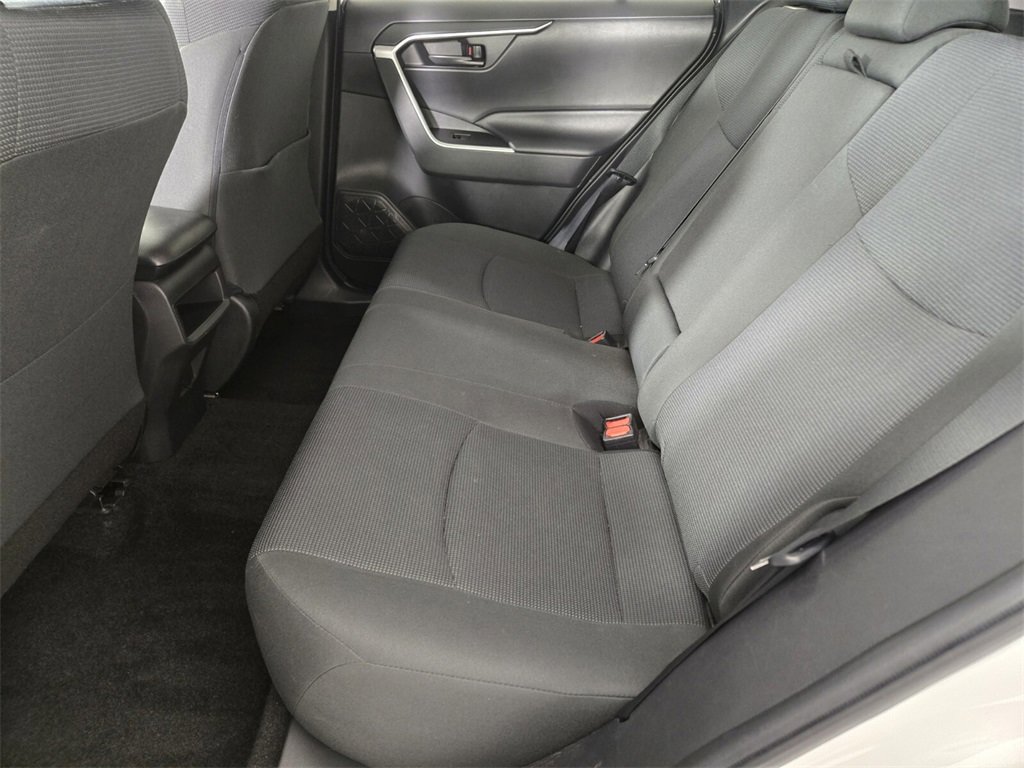 Used 2020 Toyota RAV4 LE image 16