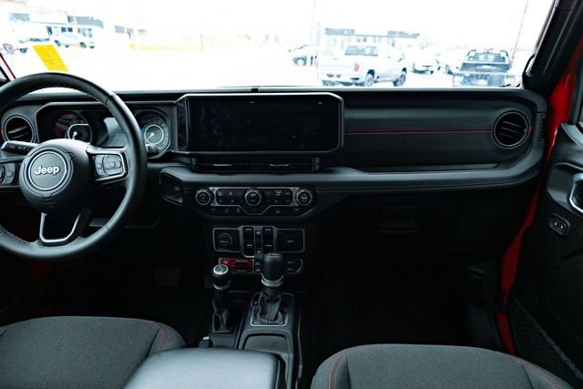 Used 2025 Jeep Wrangler Unlimited Rubicon w/ Convenience Group image 29