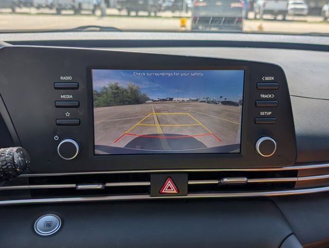 Used 2022 Hyundai Elantra SEL w/ Preferred Accessory Package FWD image 19