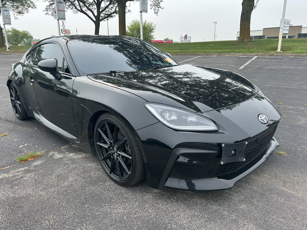 Used 2024 Toyota GR86 Premium RWD image 3